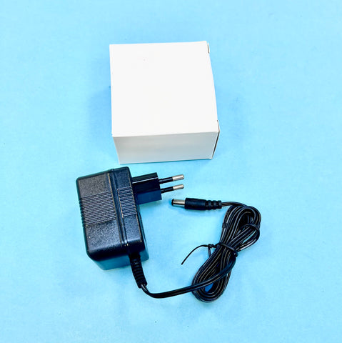 AC adapter <br> 交流電源轉接器